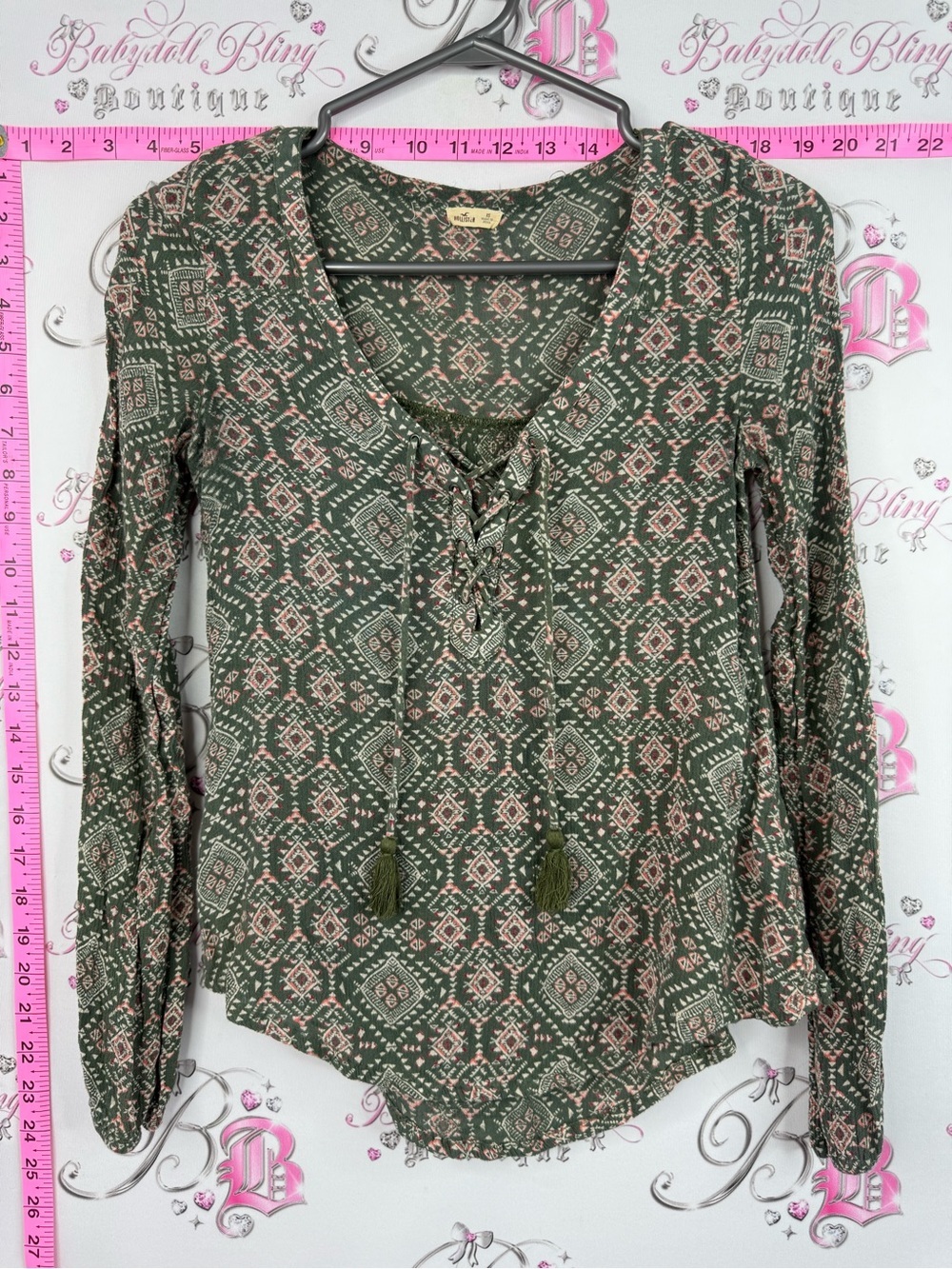 Hollister shirt Olive Green and Pink Boho Lace-Up Long Sleeve Top
